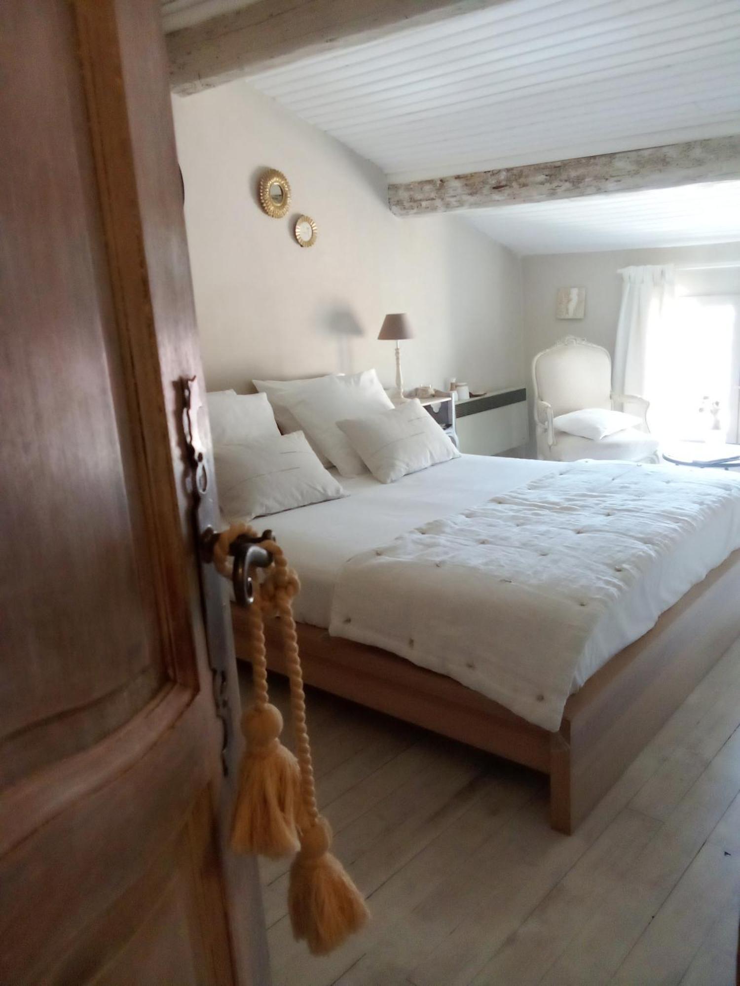 La Maison Perchee Ег-Морт Номер фото